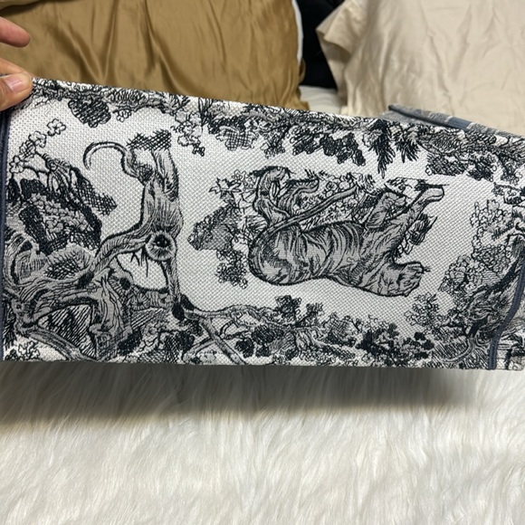 Christian Dior Book Tote Embroidered Canvas Large Blue - Picture 4 of 7